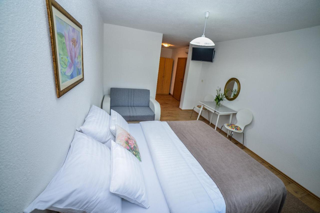 Sixteen Lakes Guest House Jezerce Εξωτερικό φωτογραφία