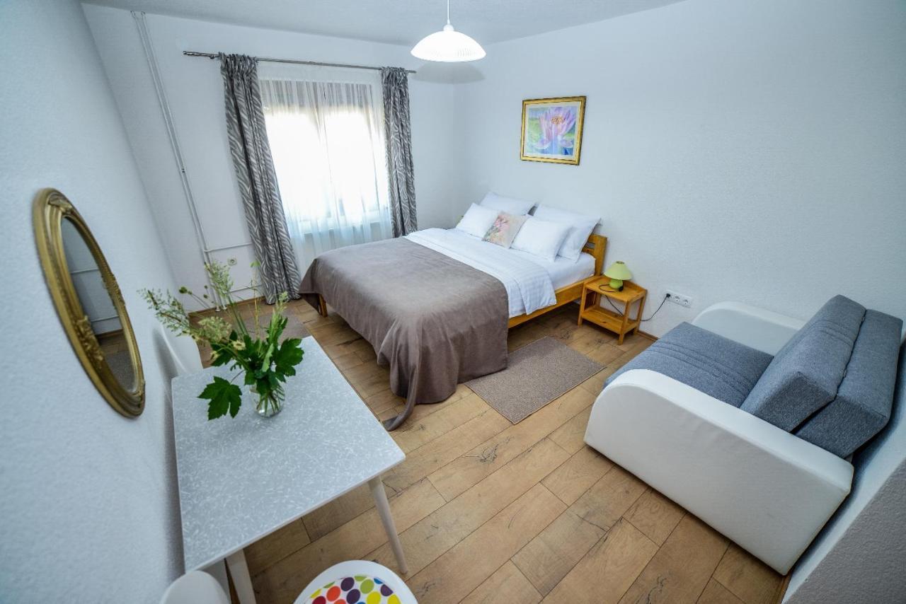 Sixteen Lakes Guest House Jezerce Εξωτερικό φωτογραφία